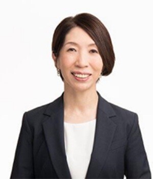 赤尾 佳子 氏