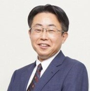 株式会社船井総合研究所でグループ経営コンサルティングを担当するコンサルタント佐野暢彦の顔写真